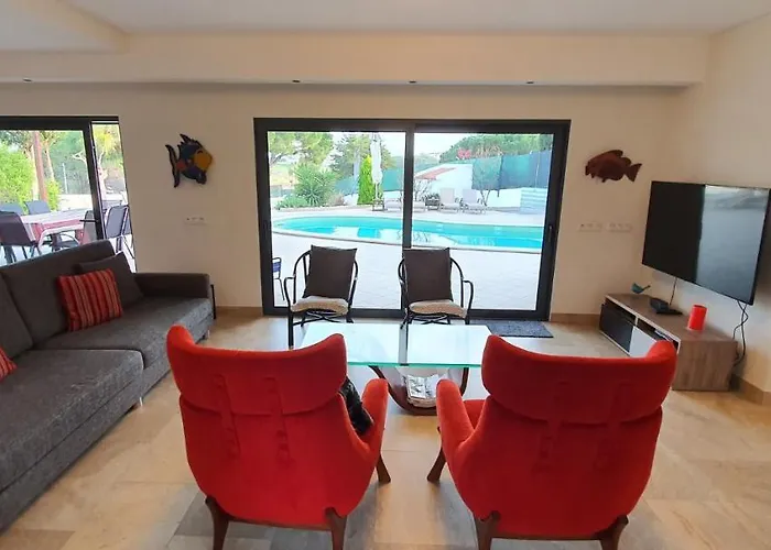 Margarida By Laranjal * 알부페이라